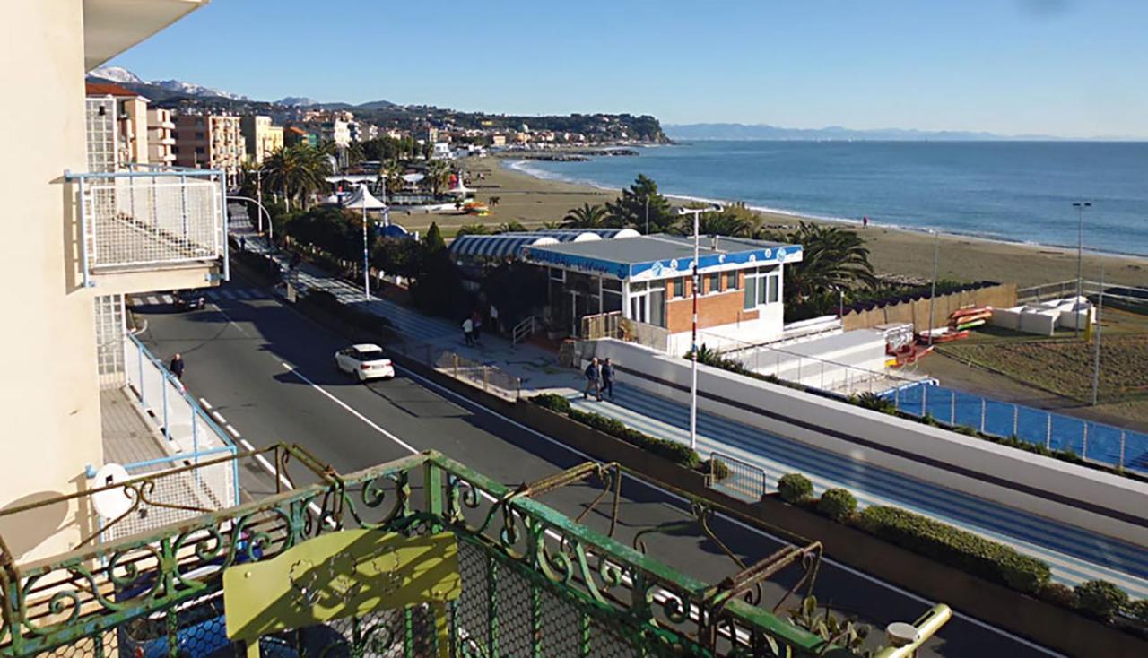 House By The Sea Apartment Albissola Marina Luaran gambar